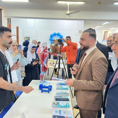 د. معاذ بني ملحم من جامعة إربد الأهلية يُقدّم محاضرة متخصصة لطلبة كلية توليدو/ إربد