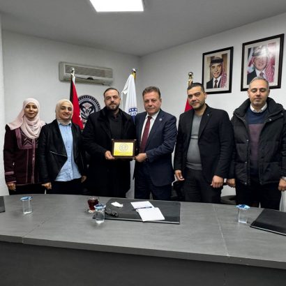 جامعة إربد الأهلية تُكرّم عميد كلية التمريض بمناسبة تَسلّمه مهامه الأكاديمية الجديدة