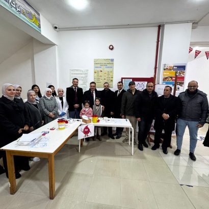 جامعة إربد الأهلية تُنظم نشاطًا طبيًا للكشف عن فصيلة الدم لطلبة كليتي العلوم الطبية التطبيقية والتمريض