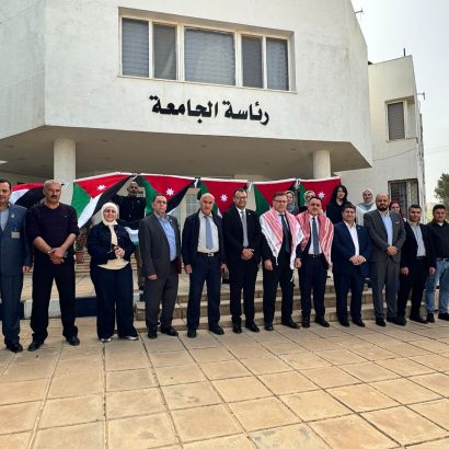 جامعة إربد الأهلية تحتفي بيوم العلم الأردني برفع الراية في أجواء وطنية مهيبة