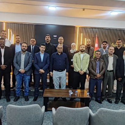 كلية العلوم وتكنولوجيا المعلومات في جامعة إربد الأهلية تُنظّم ورشة حوارية بالتعاون مع شركة «مَزن» لتعزيز توظيف الذكاء الاصطناعي ومواءمة مخرجات التعليم مع سوق العمل